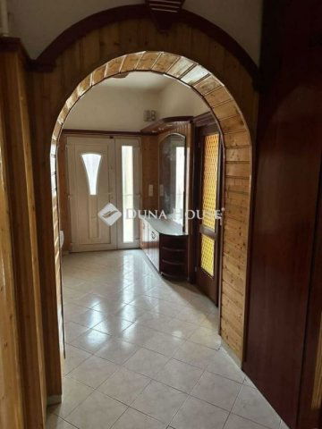 Eladó családi ház, Vecsésen 159 M Ft, 5 szobás