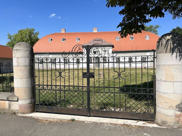 Eladó családi ház, Romhányon 490 M Ft, 14+10 szobás