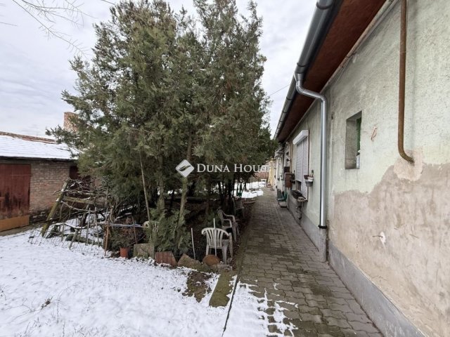 Eladó családi ház, Budapesten, XX. kerületben 30 M Ft, 1 szobás