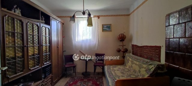 Eladó családi ház, Kispiriten 14.99 M Ft, 4 szobás