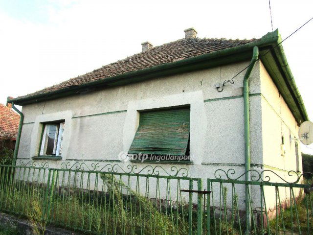 Eladó családi ház, Kutason 12.9 M Ft, 2 szobás