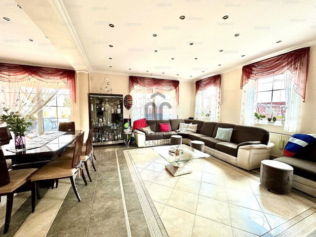 Eladó családi ház, Fóton 220 M Ft, 9 szobás