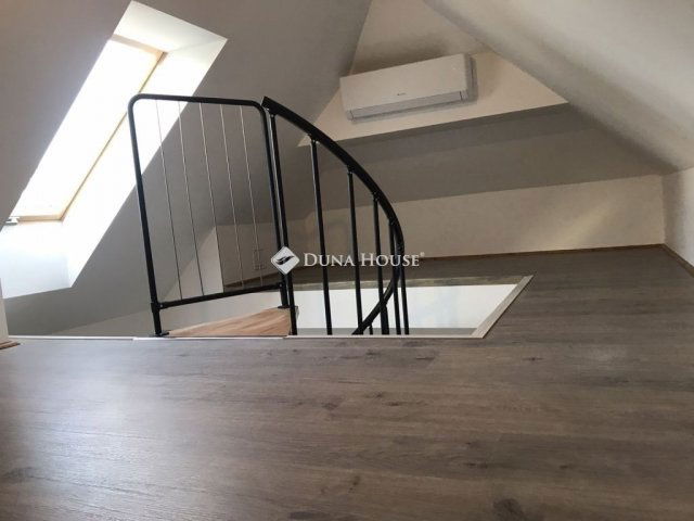 Eladó családi ház, Budapesten, XVIII. kerületben 115.3 M Ft