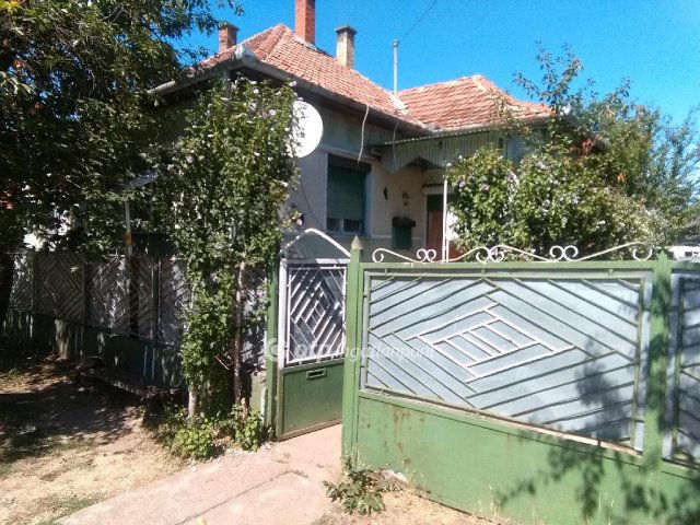 Eladó családi ház, Hencidán 9 M Ft, 3 szobás