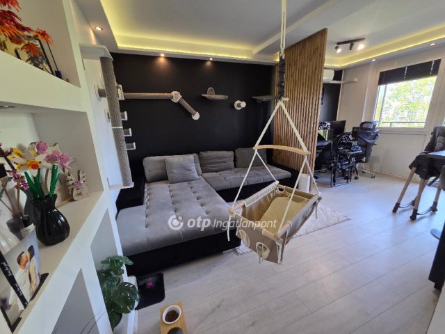 Eladó panellakás, Miskolcon 42.9 M Ft, 2+1 szobás