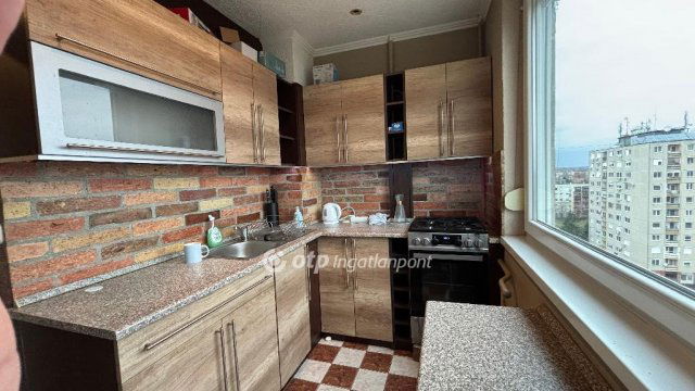 Eladó panellakás, Gyulán 27.5 M Ft, 1+1 szobás