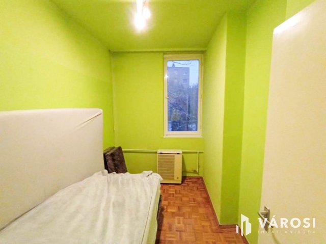 Eladó téglalakás, Szegeden 42 M Ft, 2 szobás