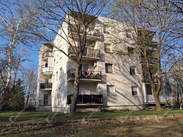 Eladó téglalakás, Almásfüzitőn 34.9 M Ft, 3 szobás