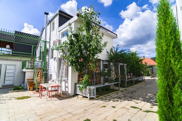 Eladó családi ház, Budaörsön 194.5 M Ft, 5 szobás