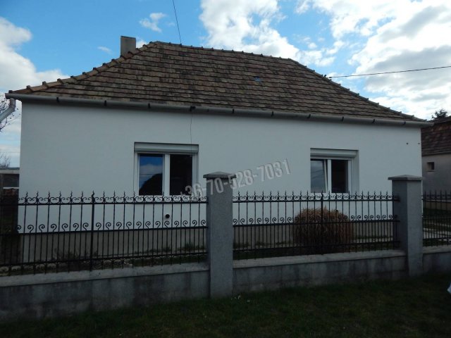 Eladó családi ház, Bokodon 57.5 M Ft, 3 szobás