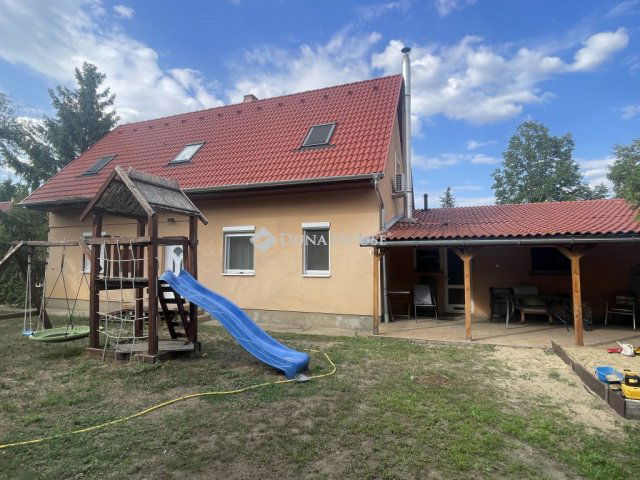 Eladó családi ház, Kecskeméten 69.5 M Ft, 4 szobás