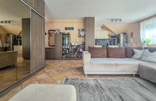 Eladó téglalakás, Sopronban 109.3 M Ft, 3 szobás