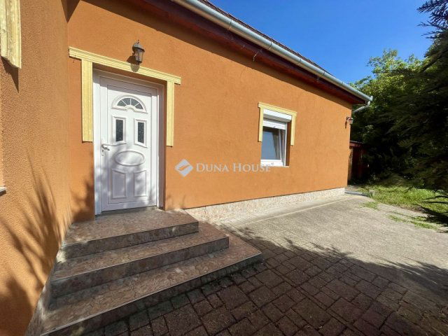 Eladó családi ház, Dombóváron, Dózsa György utcában 22.5 M Ft