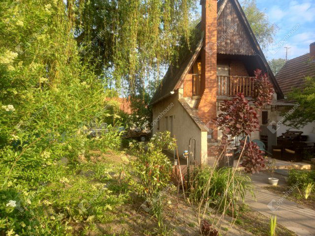 Eladó nyaraló, Szegeden 26.6 M Ft, 1 szobás