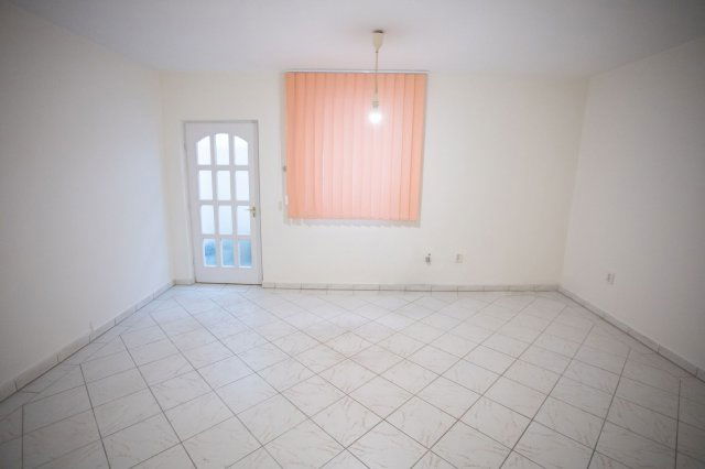 Kiadó üzlethelyiség, Debrecenben 150 E Ft / hó, 2 szobás