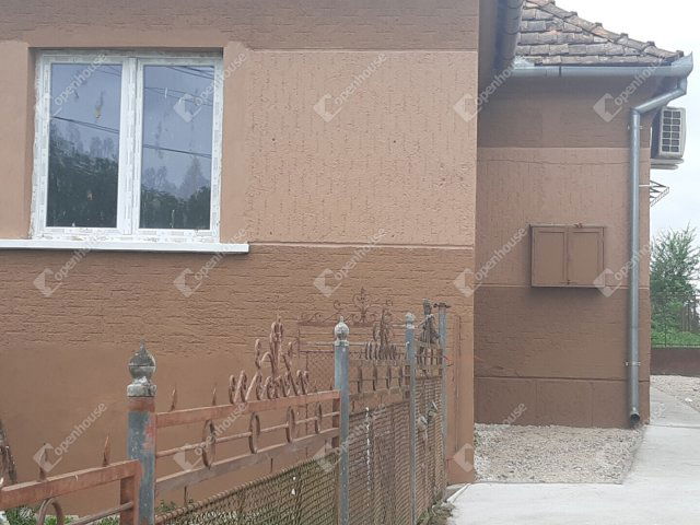 Eladó családi ház, Molnárin 17.9 M Ft, 3 szobás