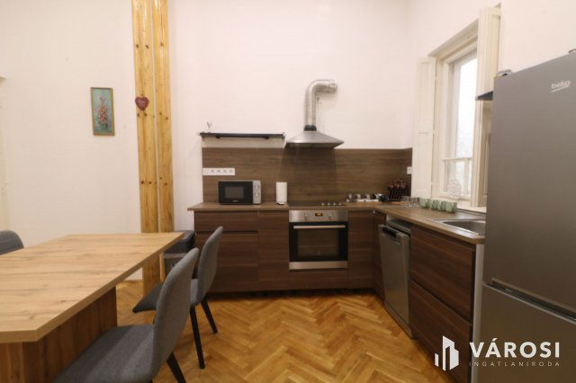 Kiadó téglalakás, albérlet, Szegeden 220 E Ft / hó, 3 szobás