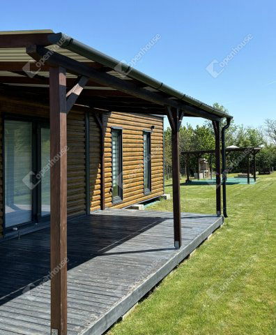 Eladó nyaraló, Győrújbaráton 29.9 M Ft, 2 szobás