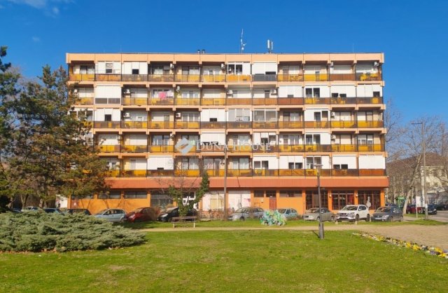 Eladó téglalakás, Békéscsabán 19.99 M Ft, 1 szobás