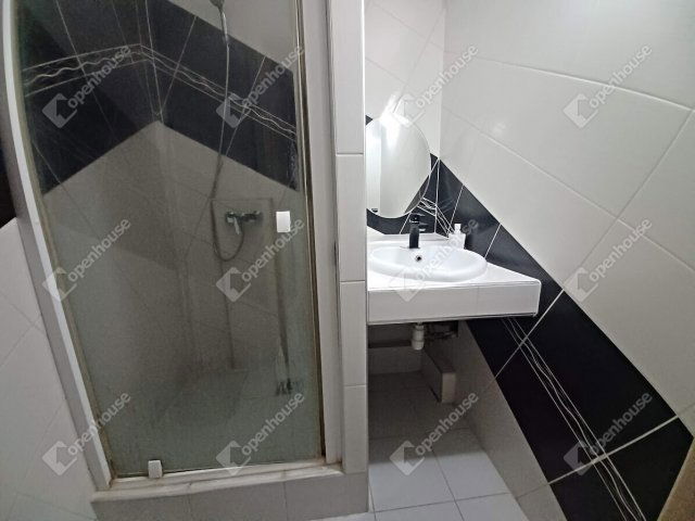 Kiadó panellakás, albérlet, Debrecenben 180 E Ft / hó, 2 szobás