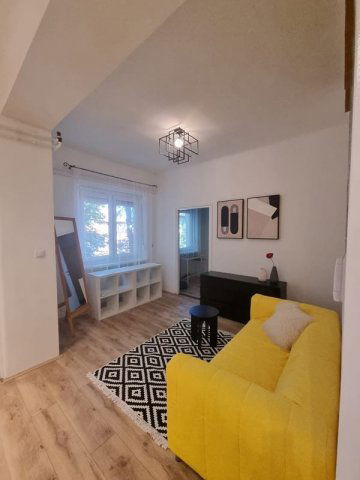 Kiadó téglalakás, albérlet, Pécsett 190 E Ft / hó, 2 szobás