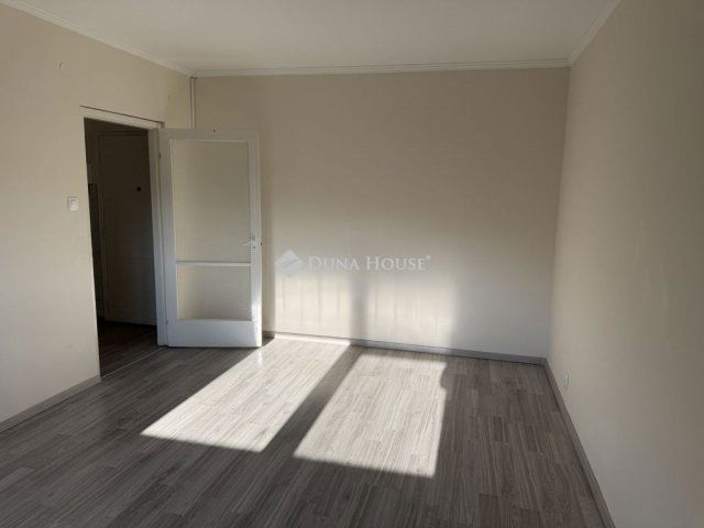 Eladó panellakás, Budapesten, XV. kerületben 52.5 M Ft, 2 szobás