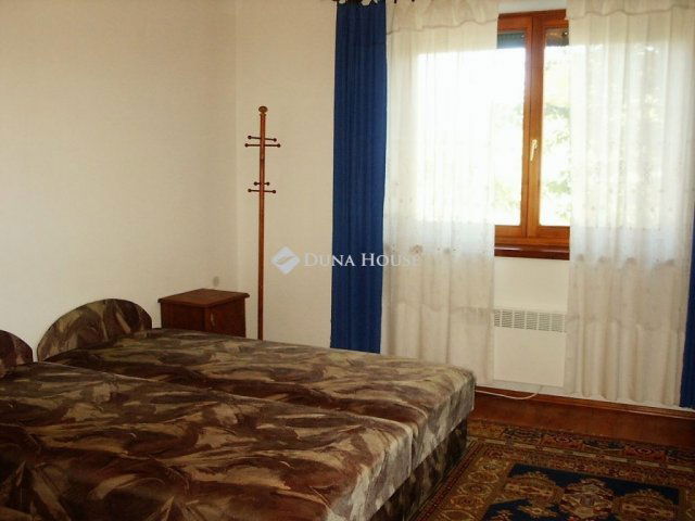 Kiadó családi ház, albérlet, Velencén 230 E Ft / hó