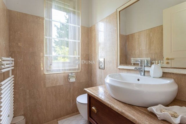 Eladó családi ház, Budapesten, II. kerületben 294.9 M Ft