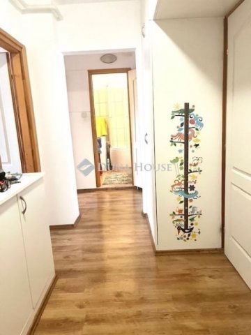 Eladó panellakás, Pécsett 58.99 M Ft, 4 szobás