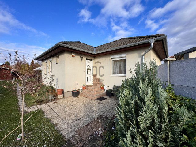 Eladó családi ház, Győrött 89 M Ft, 4 szobás