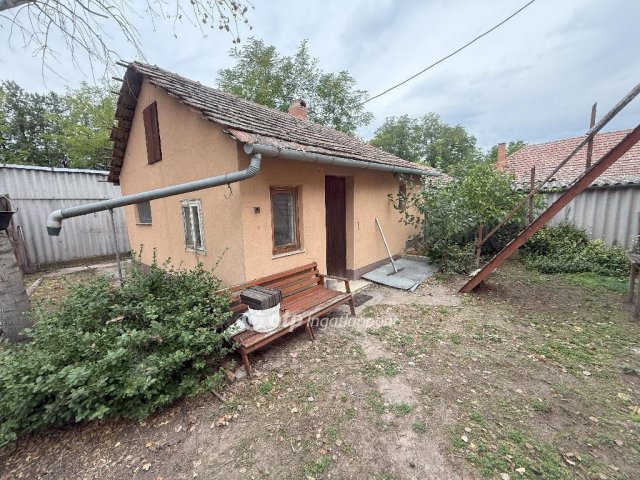 Eladó családi ház, Tiszakécskén 32.99 M Ft, 2 szobás