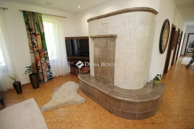 Eladó családi ház, Kecskeméten 219 M Ft, 4 szobás