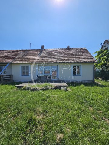 Eladó ikerház, Pécsett 29 M Ft, 2 szobás / költözzbe.hu