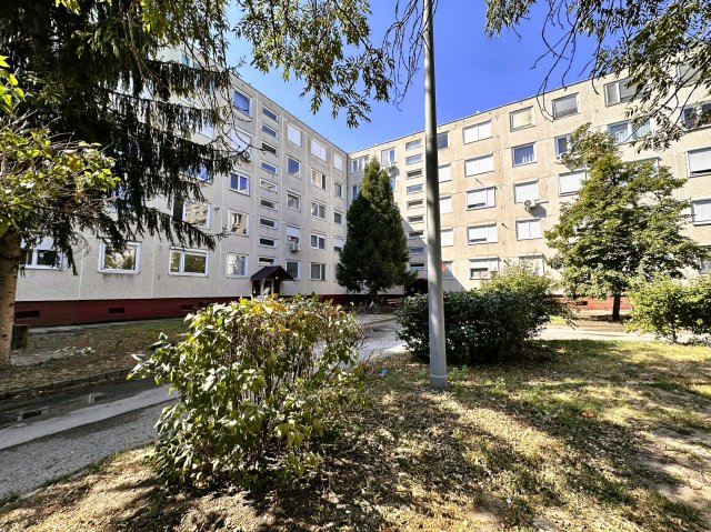 Eladó panellakás, Mezőhegyesen 14.9 M Ft, 2 szobás