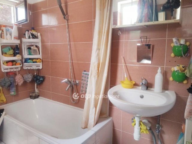 Eladó családi ház, Hajdúböszörményen 44 M Ft, 2+1 szobás