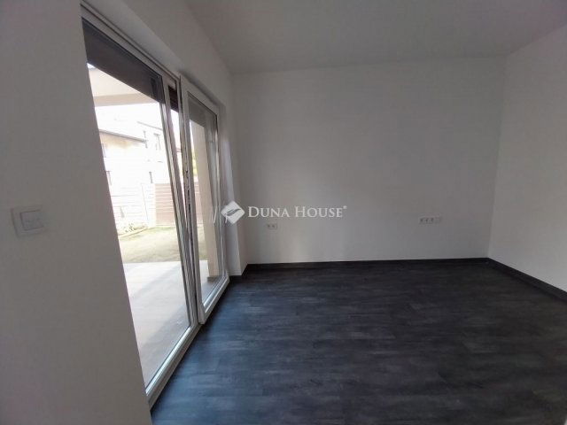 Eladó családi ház, Szegeden 180 M Ft, 1+5 szobás