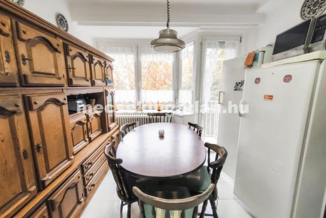 Kiadó téglalakás, albérlet, Pécsett 140 E Ft / hó, 2 szobás