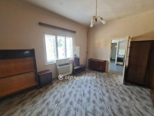 Eladó családi ház, Egercsehiben 7 M Ft, 1 szobás