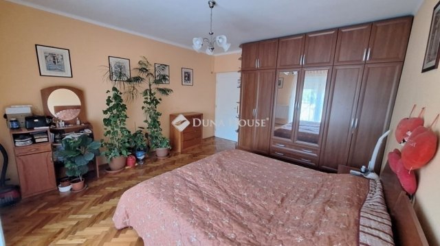 Eladó családi ház, Székesfehérvárott 125 M Ft, 6 szobás