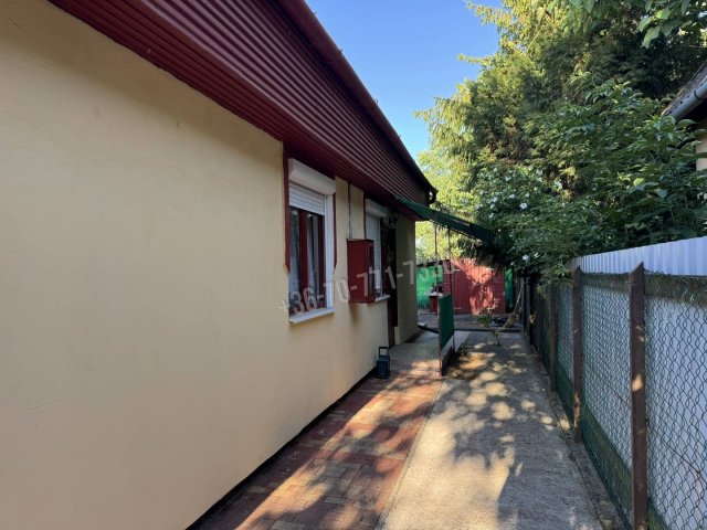Eladó családi ház, Jászapátiban 9.9 M Ft, 1+2 szobás