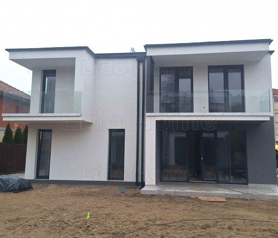 Eladó családi ház, Siófokon 209 M Ft, 5 szobás