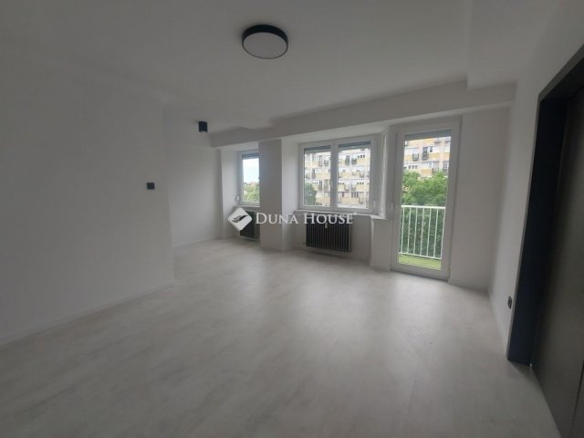 Eladó téglalakás, Pécsett 68.9 M Ft, 2 szobás