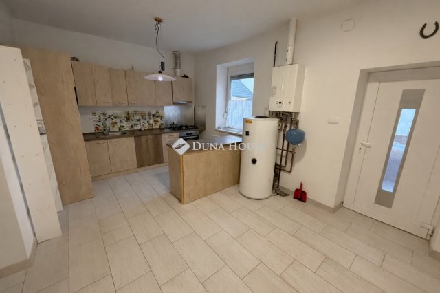 Eladó családi ház, Balmazújvárosban 53.9 M Ft, 4 szobás