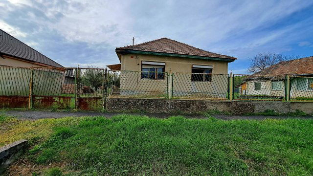 Eladó családi ház, Gibárton 12 M Ft, 3 szobás