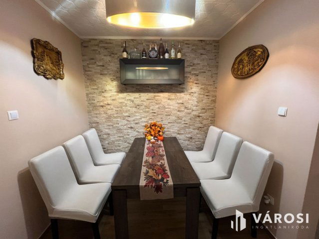 Eladó panellakás, Debrecenben 68 M Ft, 3 szobás