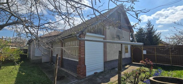 Eladó családi ház, Tiszakürtön 15.99 M Ft, 2 szobás
