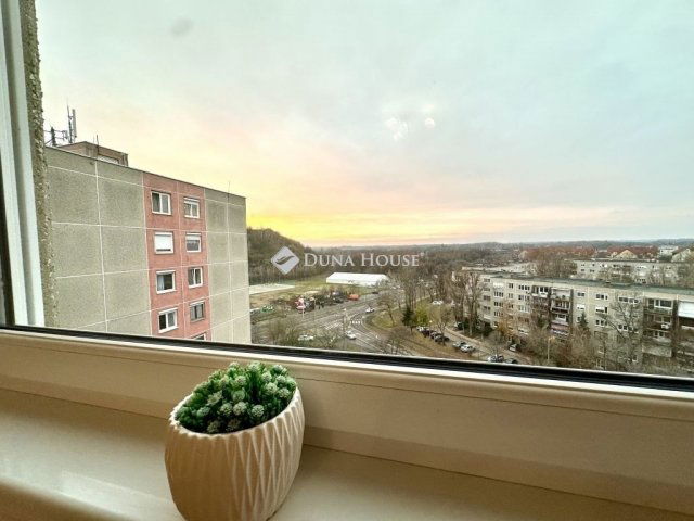 Eladó panellakás, Kecskeméten 47.9 M Ft, 2 szobás