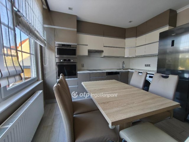 Eladó téglalakás, Nagykanizsán 68.9 M Ft, 3 szobás