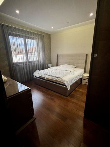 Eladó családi ház, Debrecenben 255 M Ft, 8 szobás