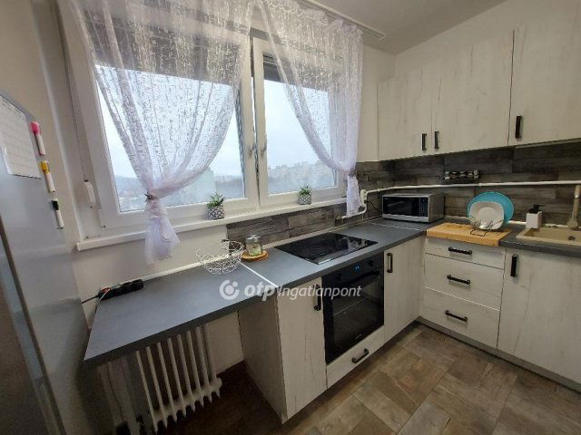 Eladó panellakás, Miskolcon 35.9 M Ft, 1+2 szobás